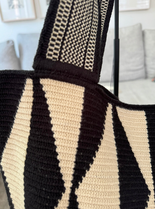 Beach Mochila - Black/White pattern 002