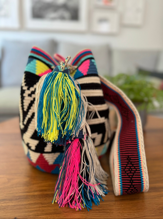 Hand Woven Wayuu Mochila Medium - Neon Pattern 003