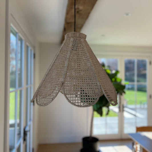 Usiacurí Hanging Flower Lamp