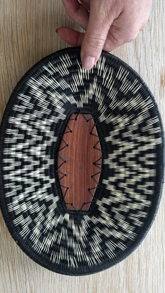 Blanca Werregue small plate with wood inlay