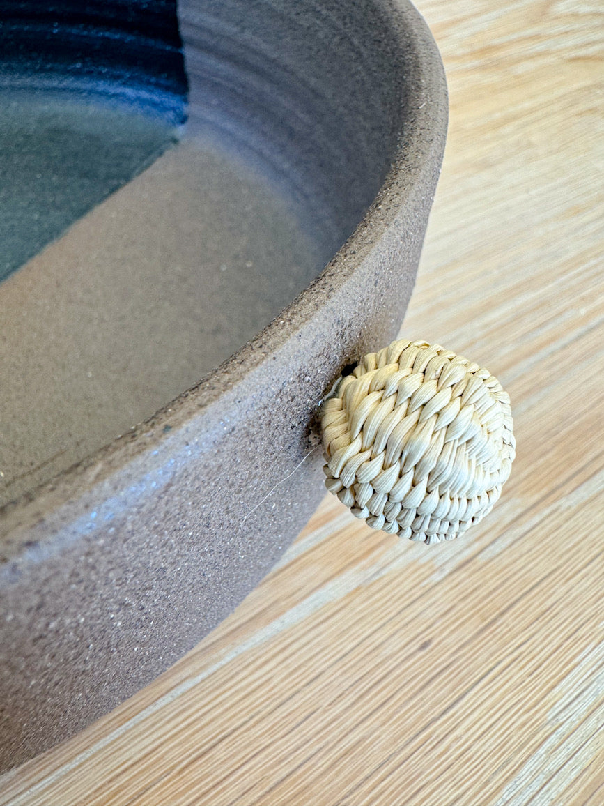 Bicolor Clay Bowl with Iraca Accents 