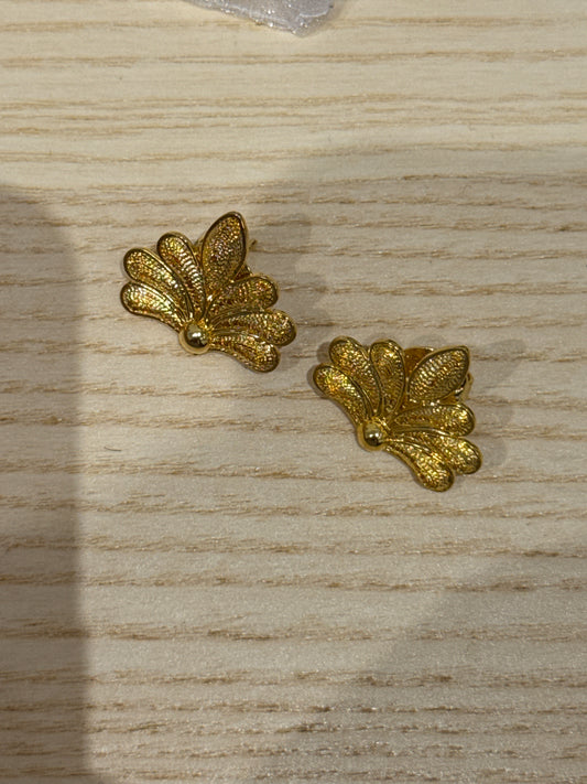 Filigree crown studs