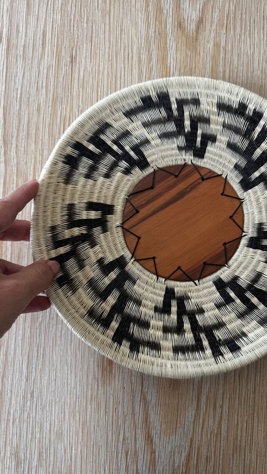 Limbania Cream Werregue Decorative Plate with wood inlay