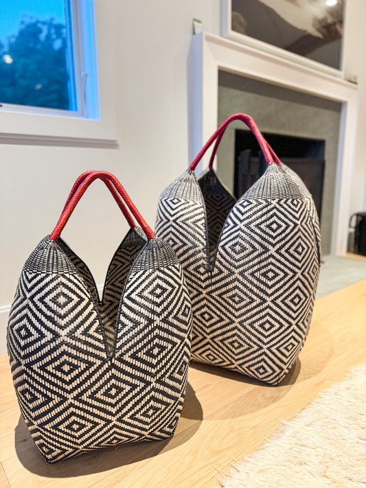 Paja Tetera Tote Basket known as Cuatro Tetas in Black with Red Handles
