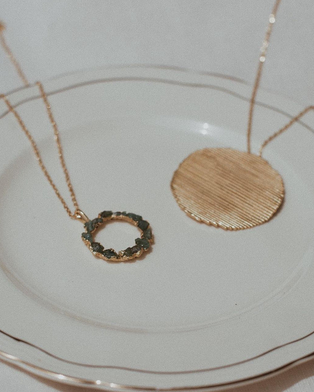 Emerald Circle Necklace by Fenomena