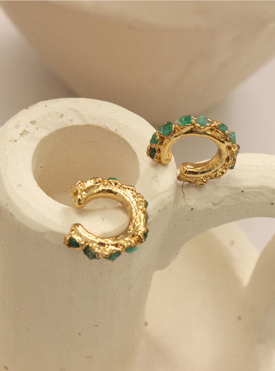 1032 Earcuff by Fenomena gold plated and raw emeralds 