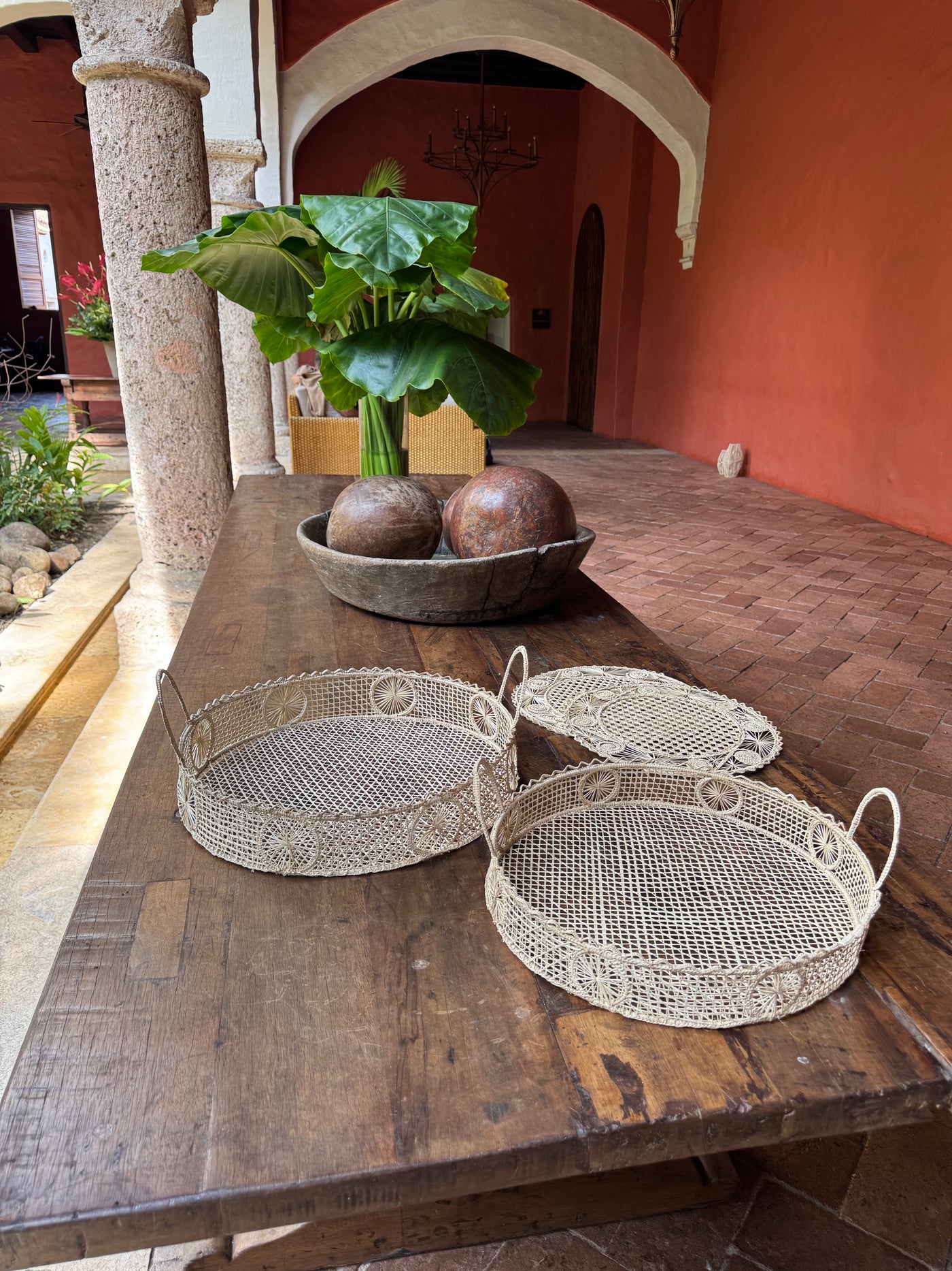 Usiacurí Tray Set with Curved Edge