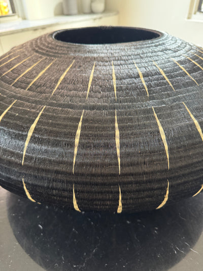 Werregue Large Black Wide Oval Lagrimas Masterpiece