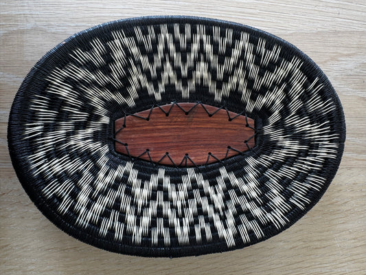 Blanca Werregue small plate with wood inlay