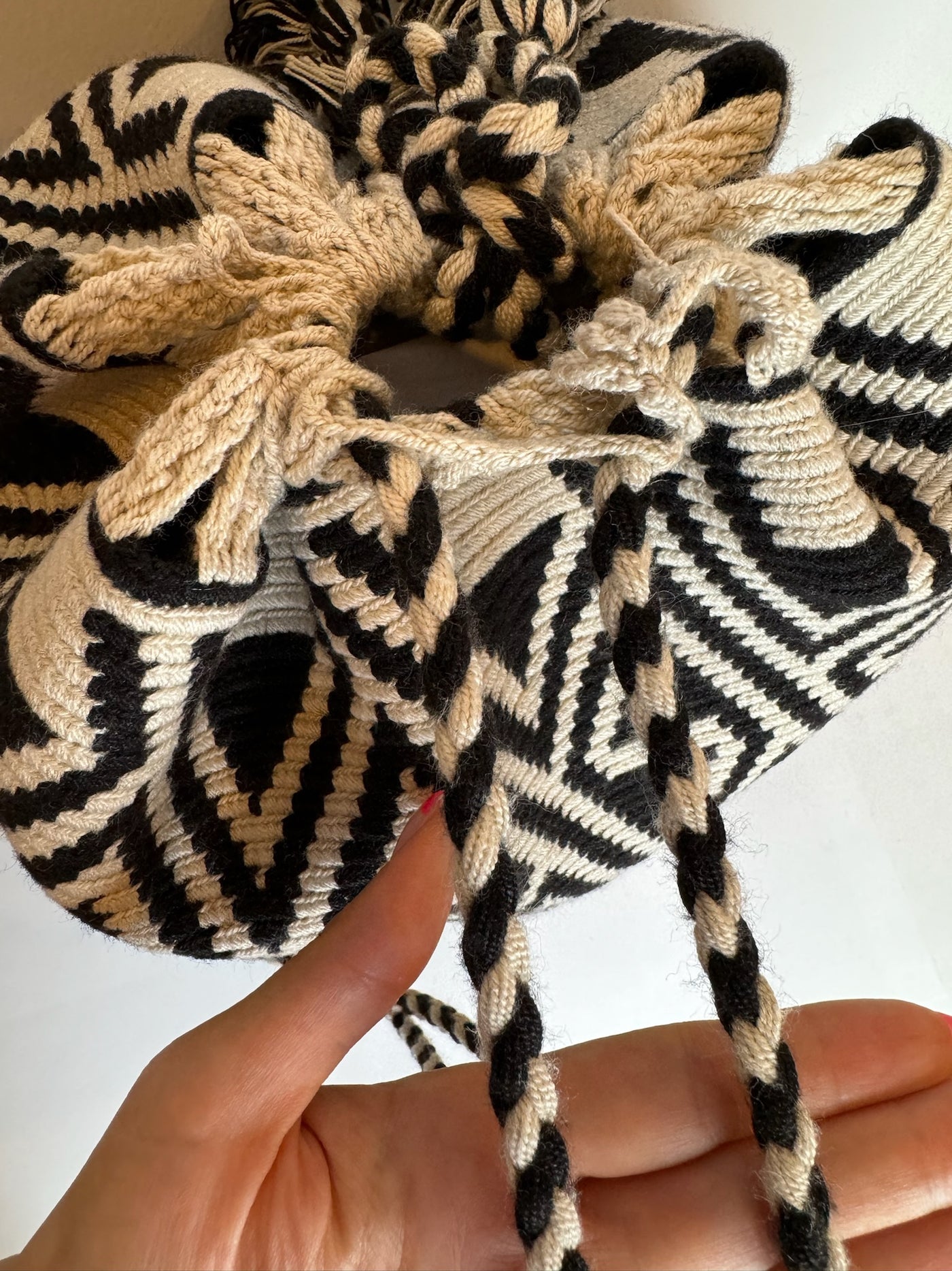 Mochila Wayuu Back Pack (Black & Natural)