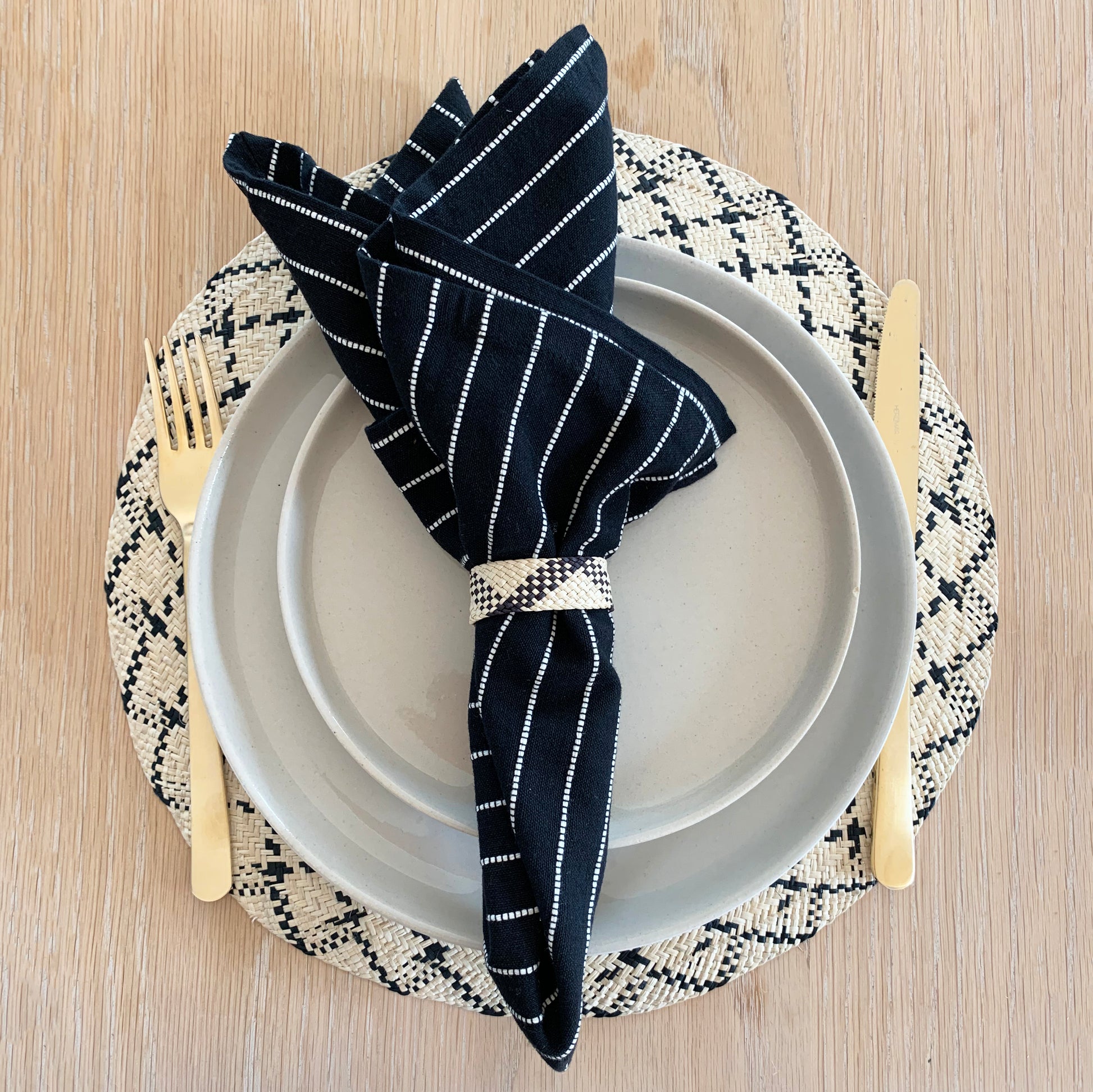 Sandona Large Iraca Napkin Rings (Set of 6)