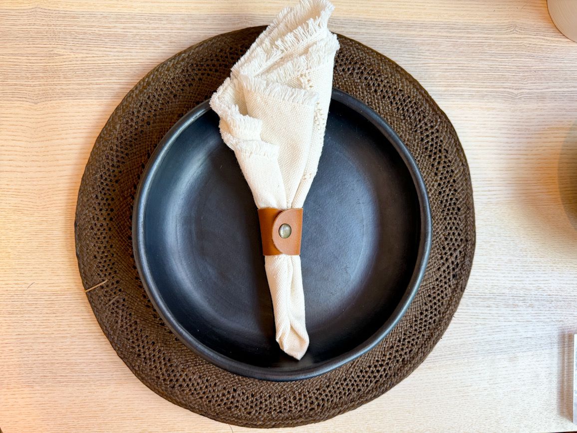 Sandona Rounded Placemats / Brown