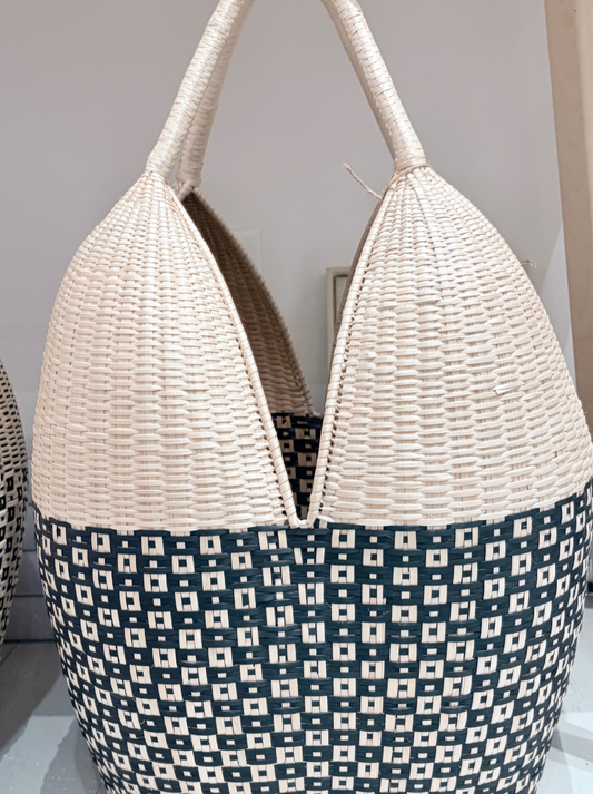 Paja Tetera Tote Basket known as Cuatro Tetas in White with Blue Checkers
