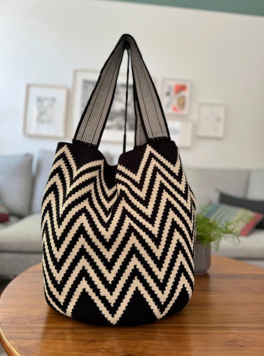 Beach Mochila - Black/White pattern 001