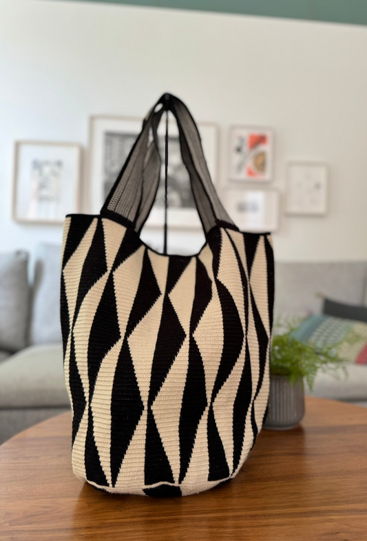 Beach Mochila - Black/White pattern 002
