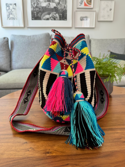 Hand Woven Wayuu Mochila Medium - Neon Pattern 001