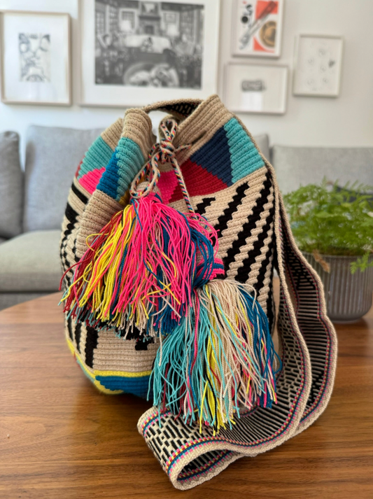 Hand Woven Wayuu Mochila Medium - Neon Pattern 002