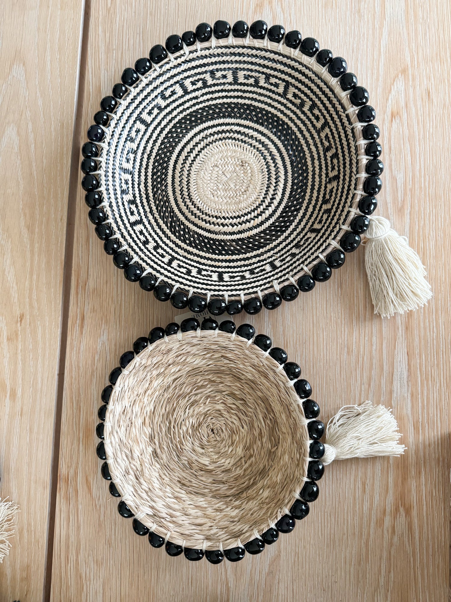 Teiruma - Fruit  Basket with Tawa Seeds Black