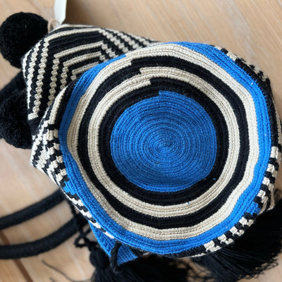 Medium Hand-Woven Wayuu Mochila with Pompom